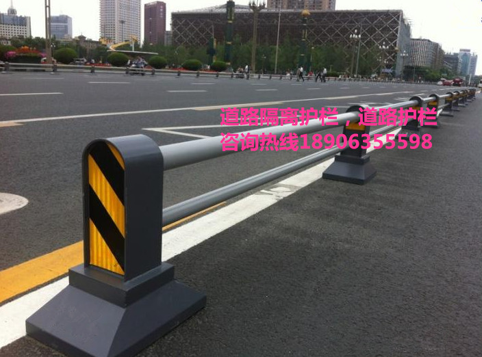 道路護欄，道路隔離柱，隔離墩