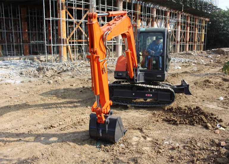 小型挖掘機的百變應用---市政工程建設